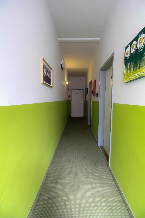 Private Double Bed Room With Bathroom Wien Exterior foto